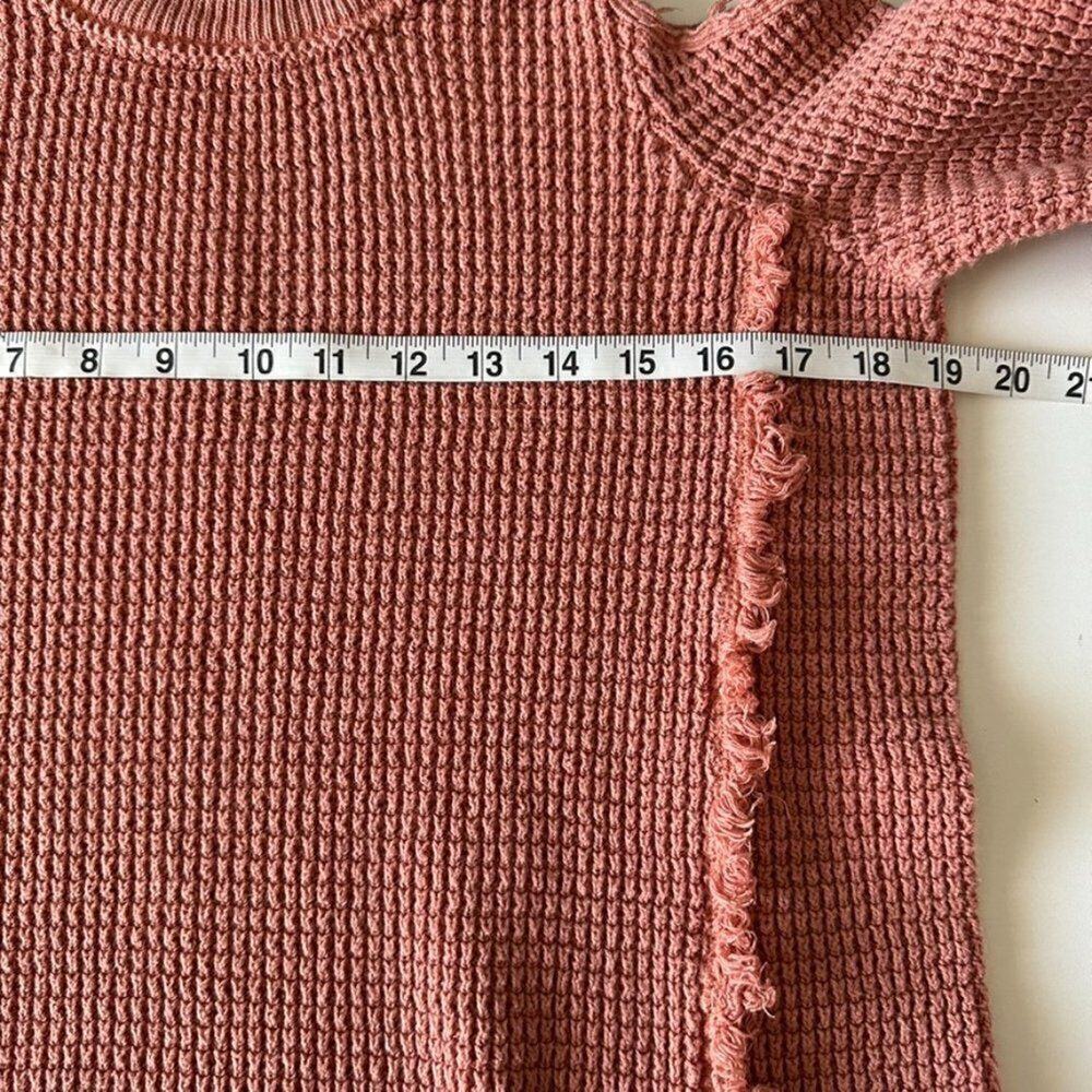 Free People Sunrise Cold Shoulder Sweater Women's S Coral Raw Hem Oversized - Picture 8 of 9